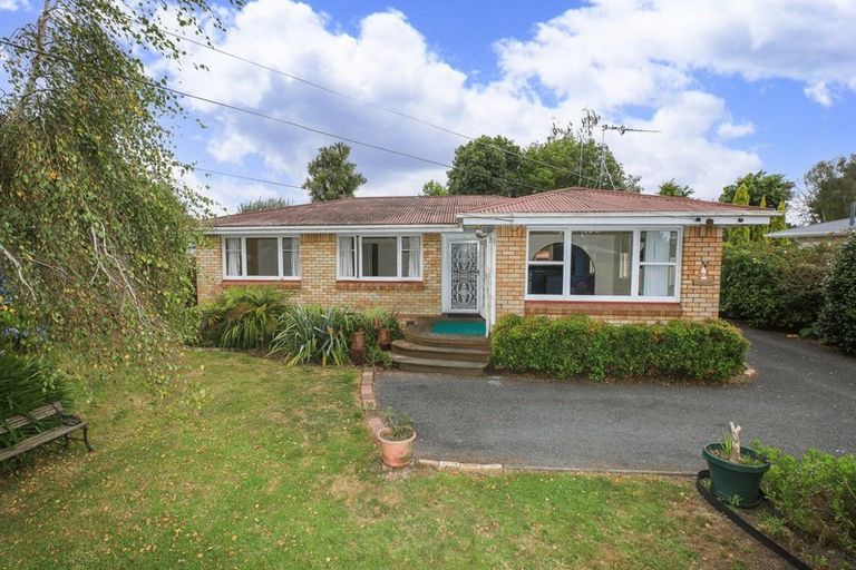 Photo of property in 42 Coleridge Drive, Enderley, Hamilton, 3214