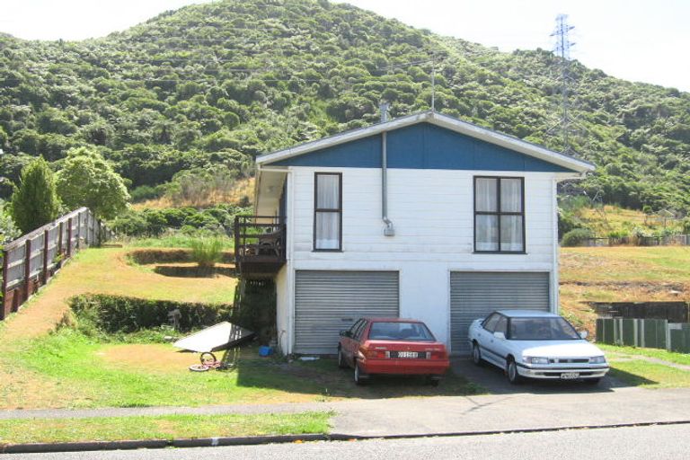 Photo of property in 61 Hartford Crescent, Totara Park, Upper Hutt, 5018