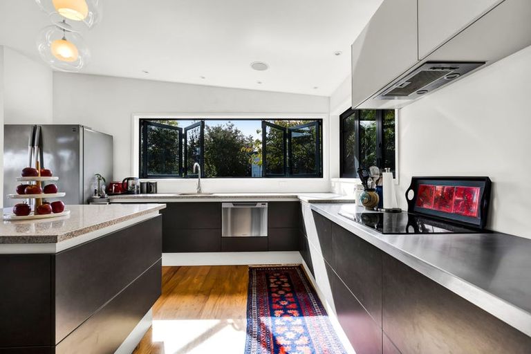 Photo of property in 10 Allan Road, Burgess Park, New Plymouth, 4371