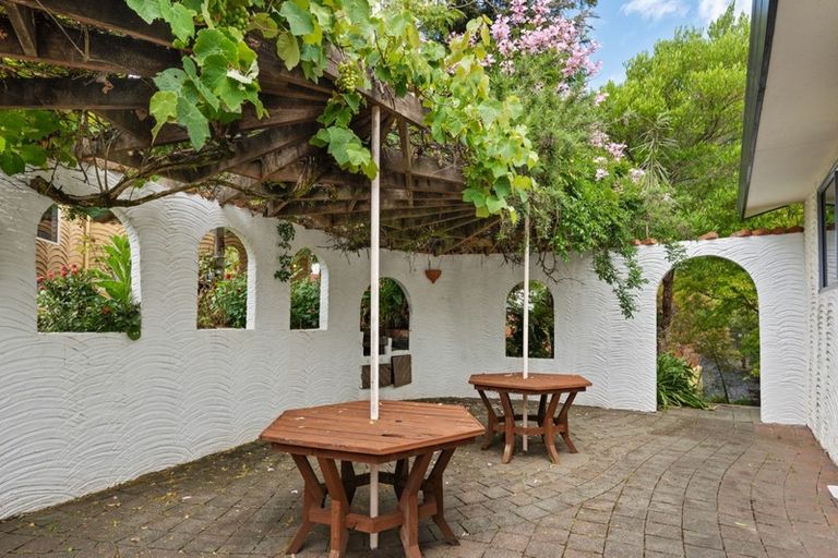 Photo of property in 104 Milton Terrace, Picton, 7220