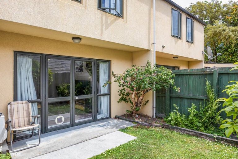 Photo of property in 2/36 Mathesons Road, Phillipstown, Christchurch, 8011