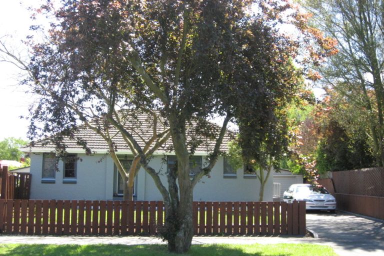 Photo of property in 2/34 Attlee Crescent, Bryndwr, Christchurch, 8053
