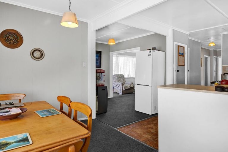Photo of property in 30 Leicester Street, Patea, 4520