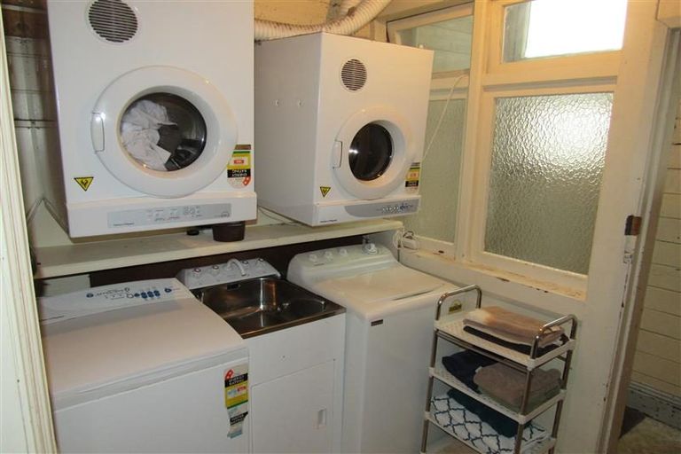 Photo of property in 195 The Terrace, Wellington Central, Wellington, 6011