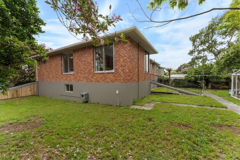 Photo of property in 77 Govett Avenue, Frankleigh Park, New Plymouth, 4310