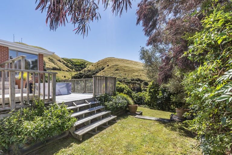 Photo of property in 18 Kapekape Place, Pukerua Bay, 5026