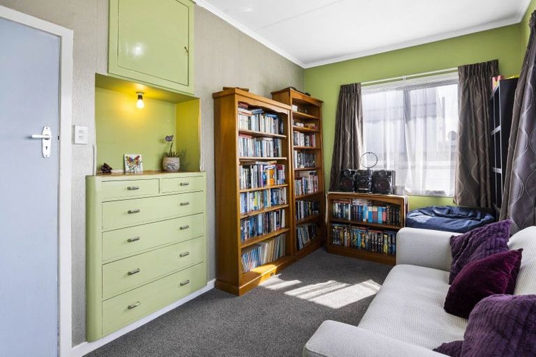 Photo of property in 15 Tasman Street, Opunake, 4616