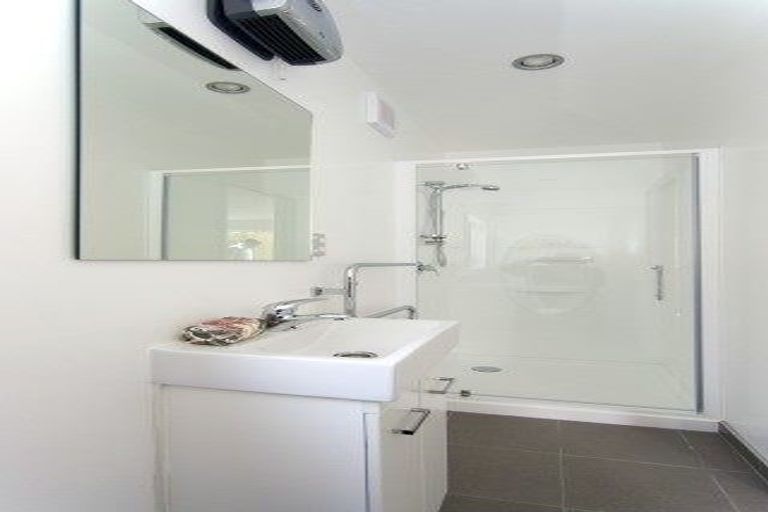 Photo of property in 4/12 Agra Crescent, Khandallah, Wellington, 6035