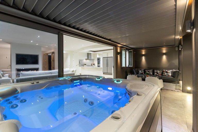 Photo of property in 12 Hauraki Road, Hauraki, Auckland, 0622