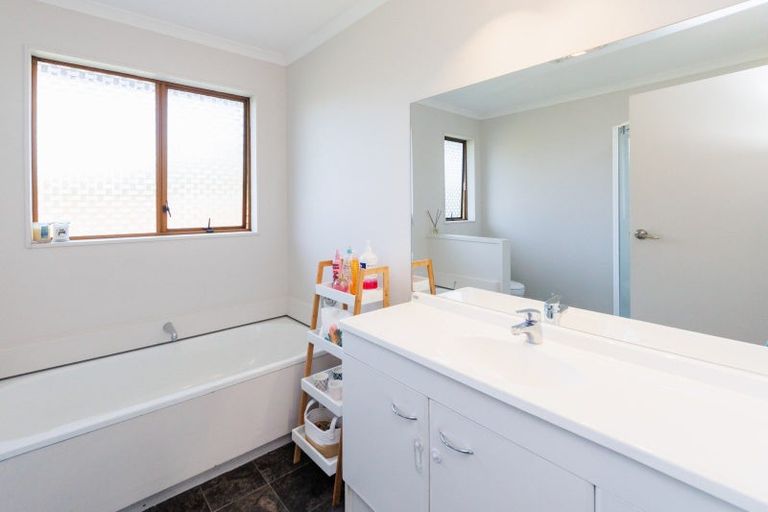 Photo of property in 3 Carter Crescent, Awapuni, Palmerston North, 4412