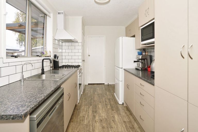 Photo of property in 93 Collins Road, Melville, Hamilton, 3206