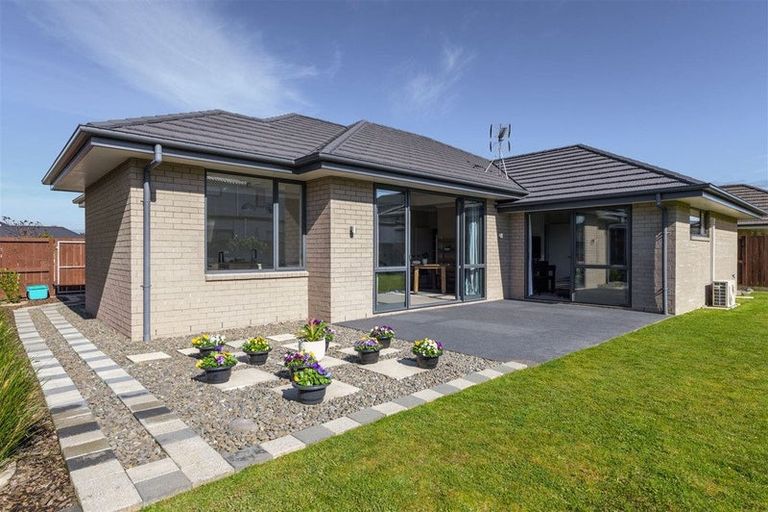 Photo of property in 16 Chalgrove Road, Huntington, Hamilton, 3210