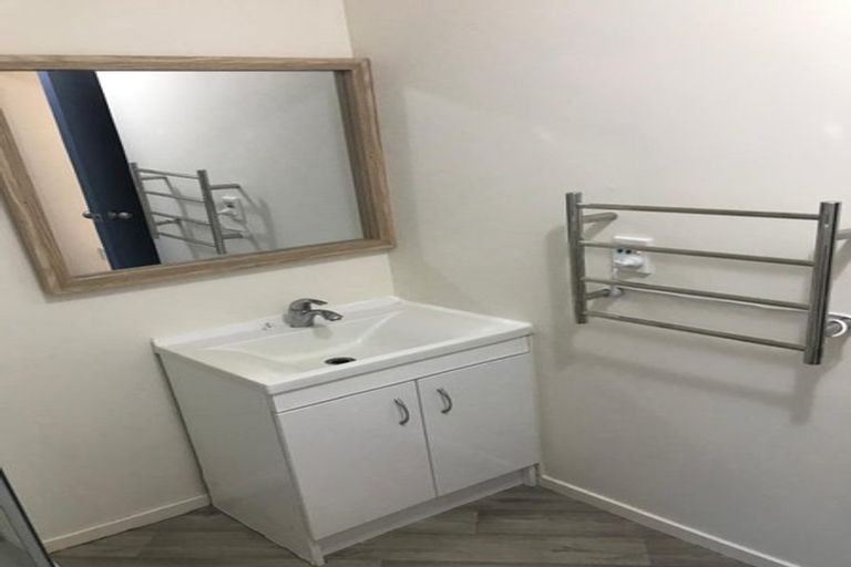 Photo of property in 9/3 The Avenue, Albany, Auckland, 0632