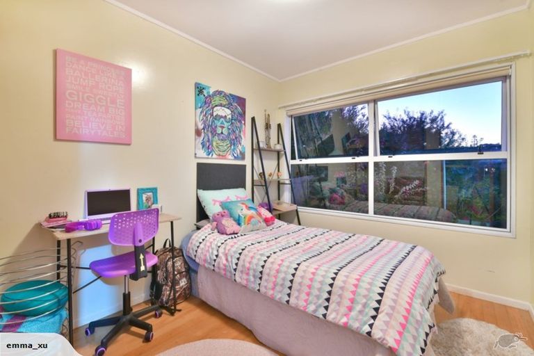 Photo of property in 5 Mayfair Crescent, Mairangi Bay, Auckland, 0630