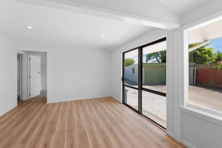 Photo of property in 66 Greendale Avenue, Avonhead, Christchurch, 8042