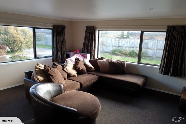 Photo of property in 6a Rose Leigh Drive, Cambridge, 3434