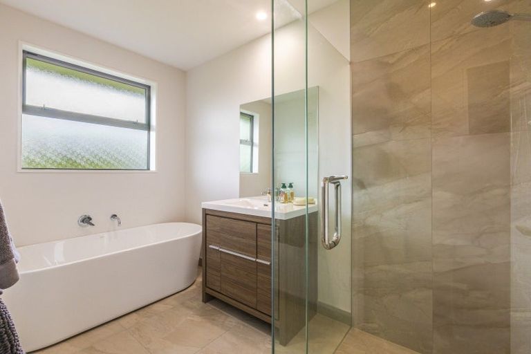 Photo of property in 52 Highlands Drive, Waipawa, 4210