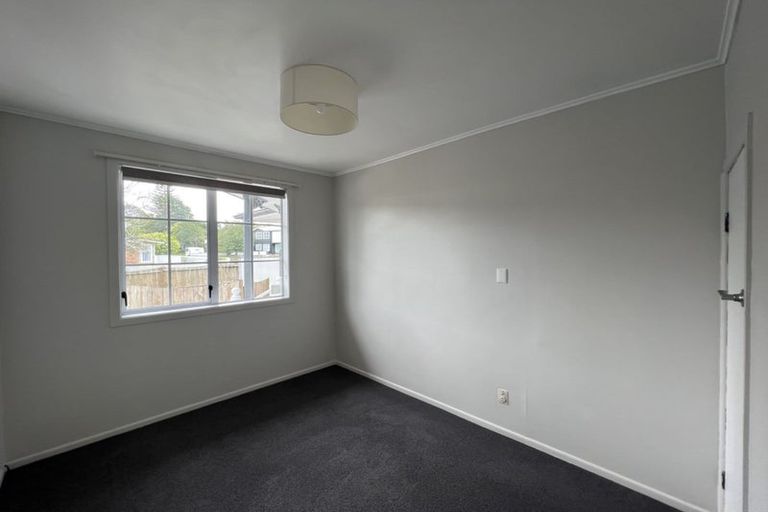 Photo of property in 35 Seine Road, Forrest Hill, Auckland, 0620
