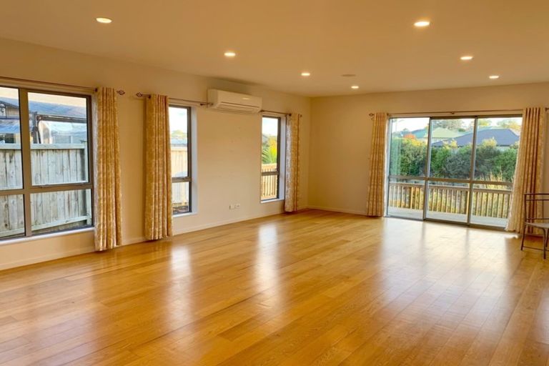 Photo of property in 38 Travis View Drive, Fairview Heights, Auckland, 0632