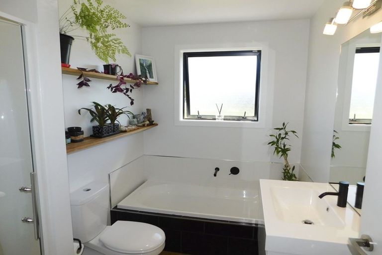 Photo of property in 15 Orbell Crescent, Te Anau, 9679