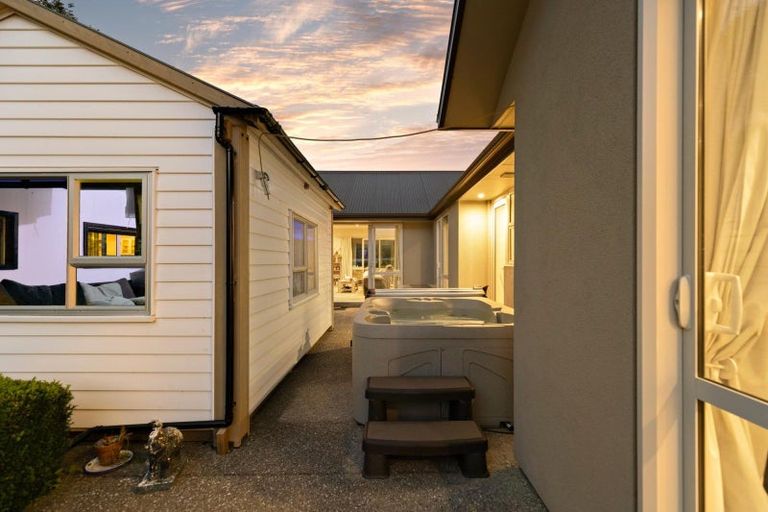 Photo of property in 8 Crawford Place, Lake Hayes, Queenstown, 9304