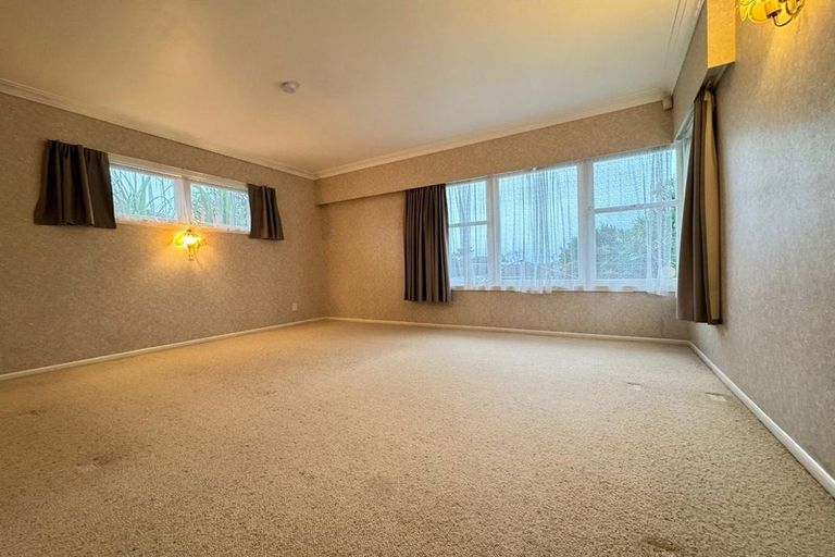 Photo of property in 18 Tomlinson Street, Hillpark, Auckland, 2102