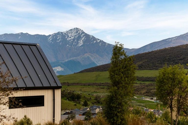 Photo of property in 22 Cunninghams Drive, Jacks Point, Queenstown, 9371