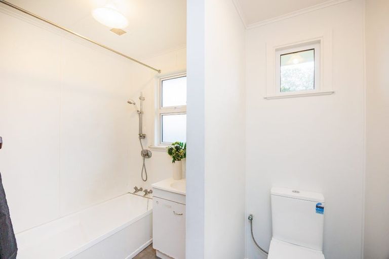 Photo of property in 8 Austin Place, Awapuni, Palmerston North, 4412