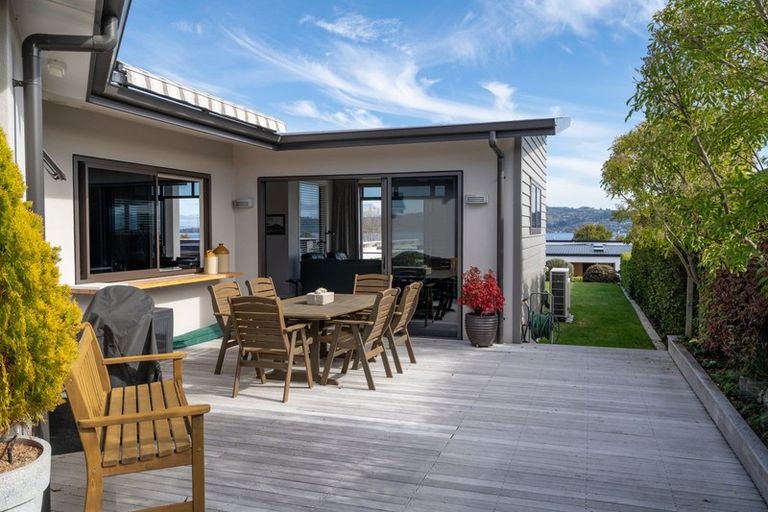 Photo of property in 27 Pukenamu Road, Rainbow Point, Taupo, 3330
