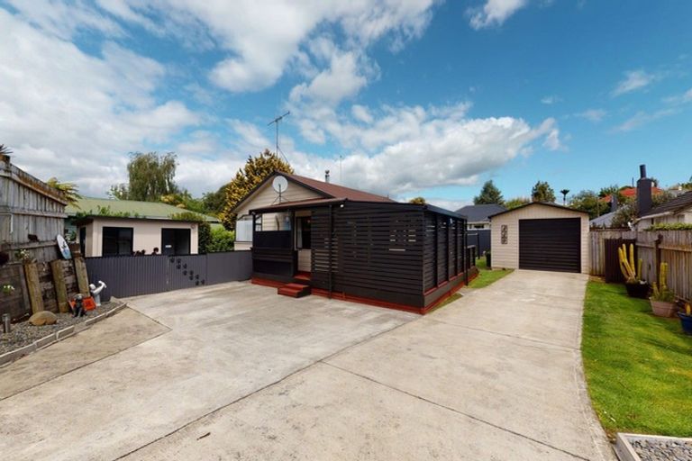 Photo of property in 21a Chester Street, Levin, 5510