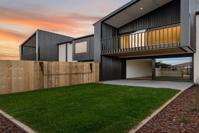 Photo of property in 12/18 Feilding Street, Addington, Christchurch, 8024