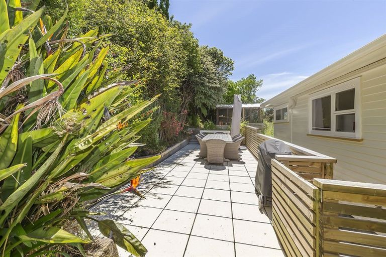 Photo of property in 28 Oak Avenue, Paremata, Porirua, 5024