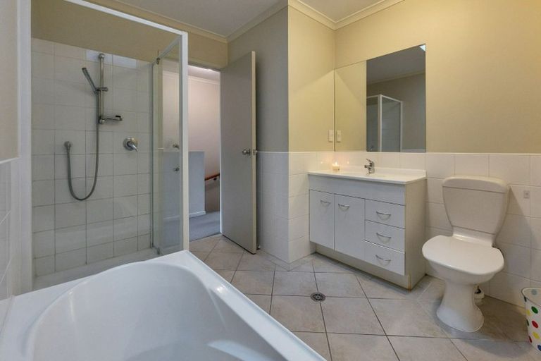 Photo of property in 13 Barnea Circle, Glen Eden, Auckland, 0602