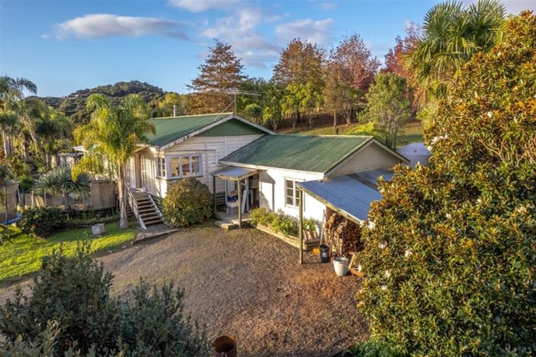 Photo of property in 8 Brumby Lane, Russell, 0272