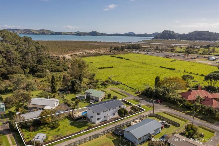 Photo of property in 119 Huaroa Street, Coromandel, 3506