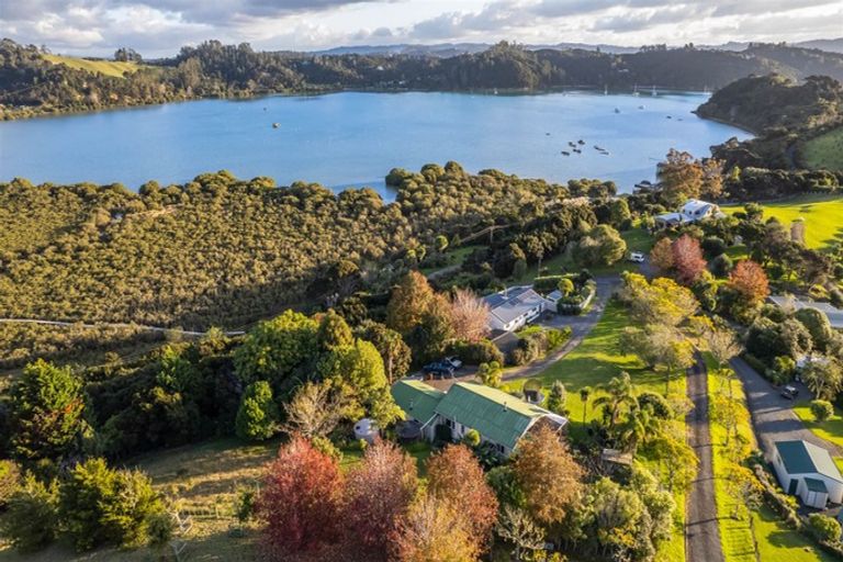 Photo of property in 8 Brumby Lane, Russell, 0272