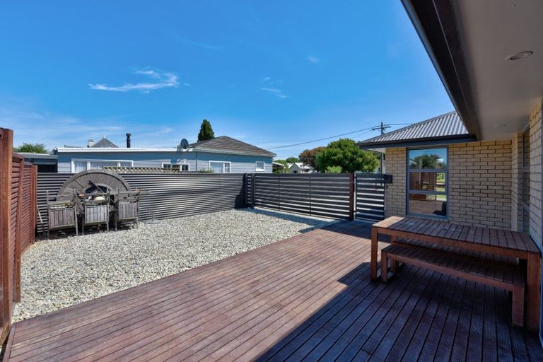 Photo of property in 18 Hunter Street, Edendale, 9825