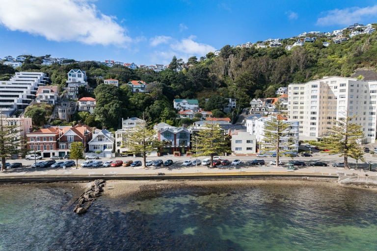 Photo of property in 286 Oriental Parade, Oriental Bay, Wellington, 6011
