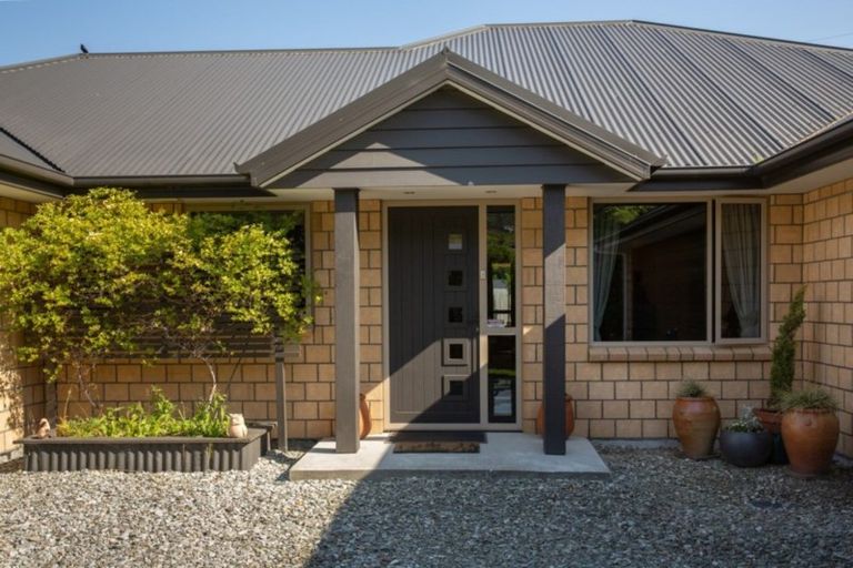 Photo of property in 12 Herries Lane, Lake Hayes, Queenstown, 9304