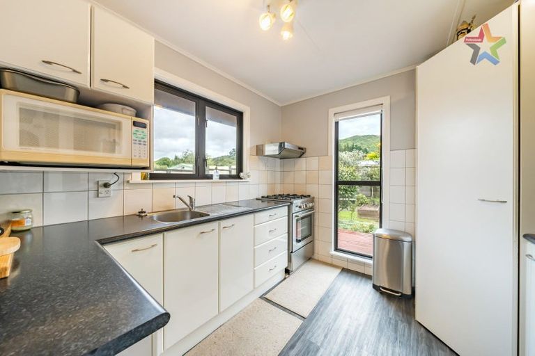 Photo of property in 325 Wellington Road, Wainuiomata, Lower Hutt, 5014