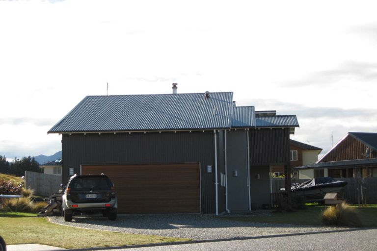 Photo of property in 38 Mataraki Place, Wanaka, 9305