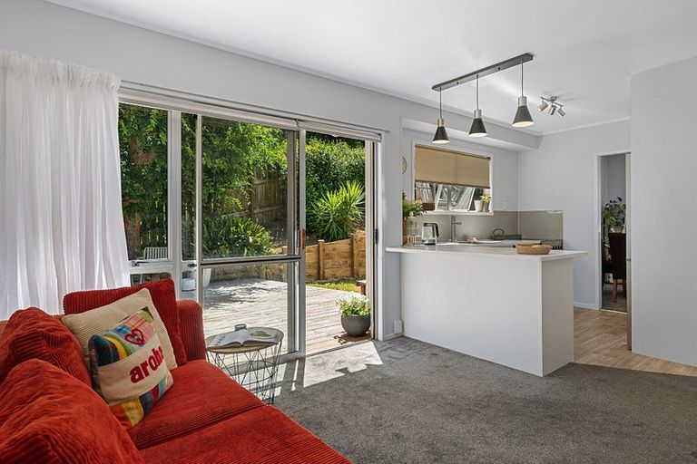 Photo of property in 1/30 Wilkinson Way, Browns Bay, Auckland, 0630