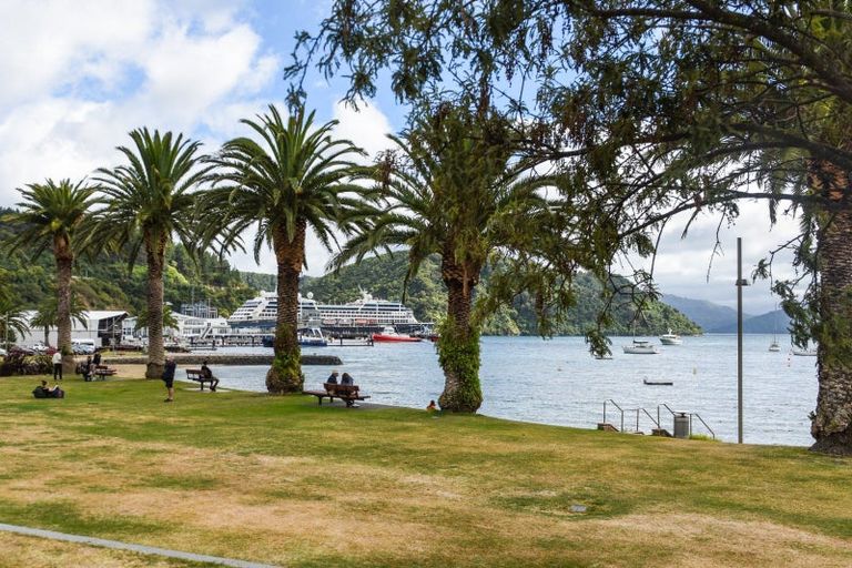 Photo of property in 11-19 Wellington Street, Picton, 7220