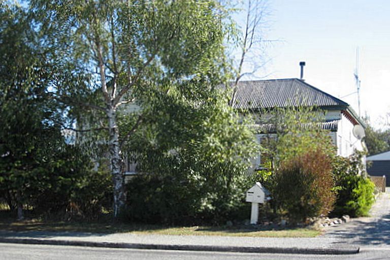 Photo of property in 62 Rhodes Street, Waimate, 7924