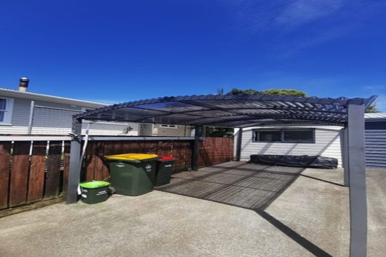 Photo of property in 141 Ennis Avenue, Pakuranga Heights, Auckland, 2010