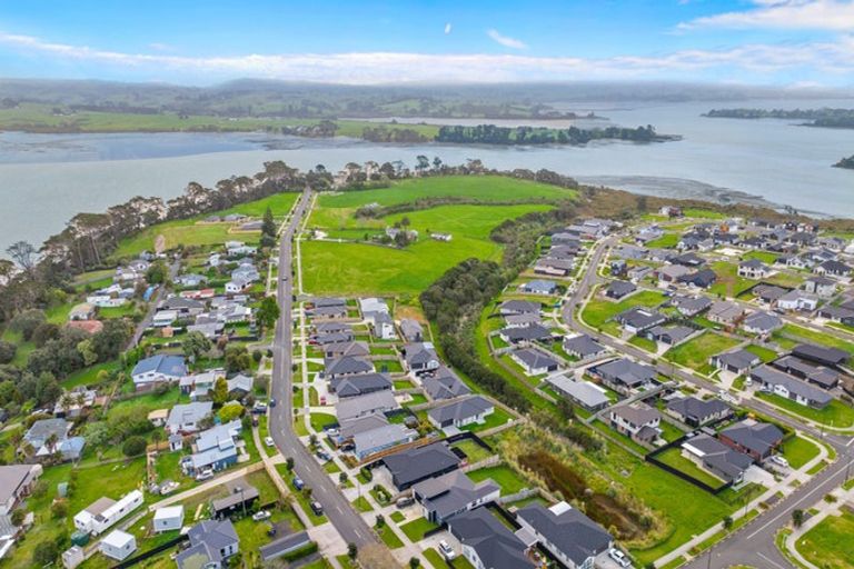 Photo of property in 59 Mclarin Road, Glenbrook, Waiuku, 2681