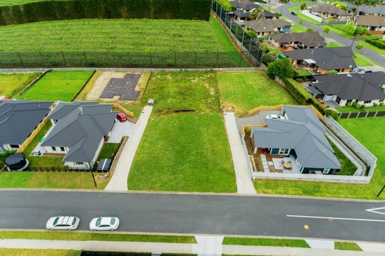 Photo of property in 6 Sam Heywood Place, Pyes Pa, Tauranga, 3112