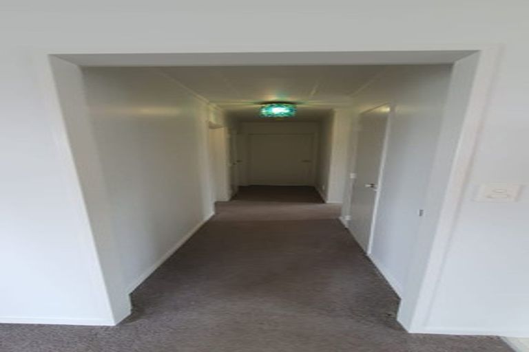 Photo of property in 17 Cathie Place, Karori, Wellington, 6012