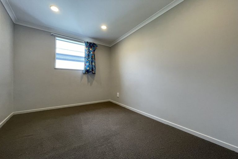 Photo of property in 16 Cedarwood Street, Woodridge, Wellington, 6037