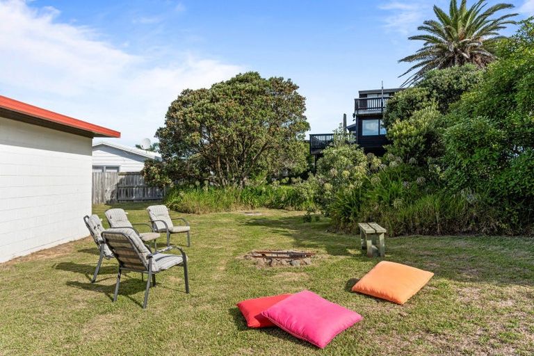 Photo of property in 304 Beverley Terrace, Whangamata, 3620